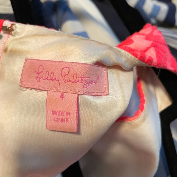 Lilly Pulitzer shift dress size 4 with scalloped bottom and pearls in flowers - Picture 3 of 3